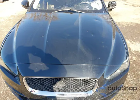 2017 Jaguar Xe 25T Premium из США, поврежденный, VIN SAJAD4BG7HA974995